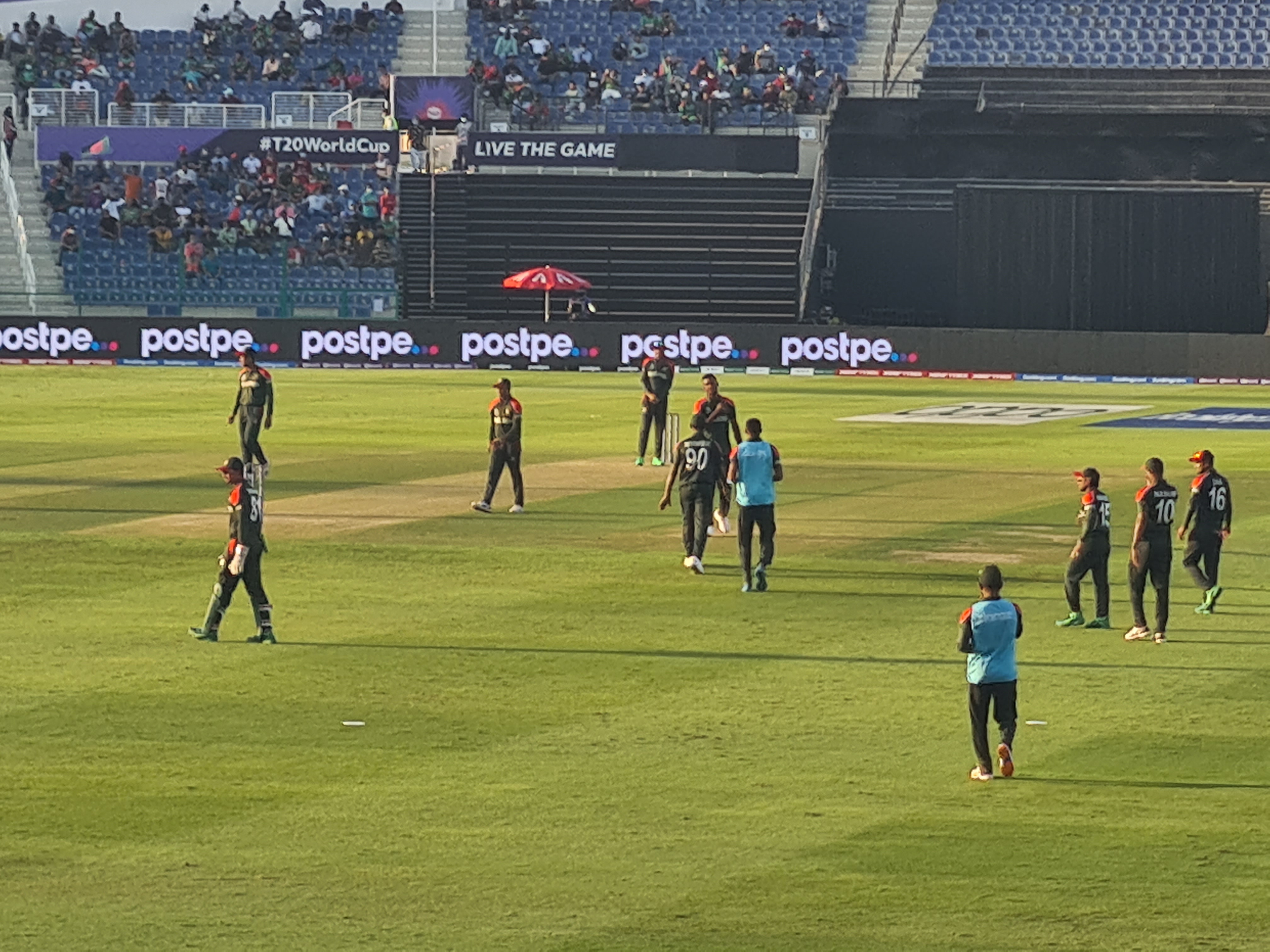 বাংলাদেশ-ইংল্যান্ড ম্যাচ চলাকালীন কিছু মূহুর্ত, ছবি- সাব্বির আহমেদ