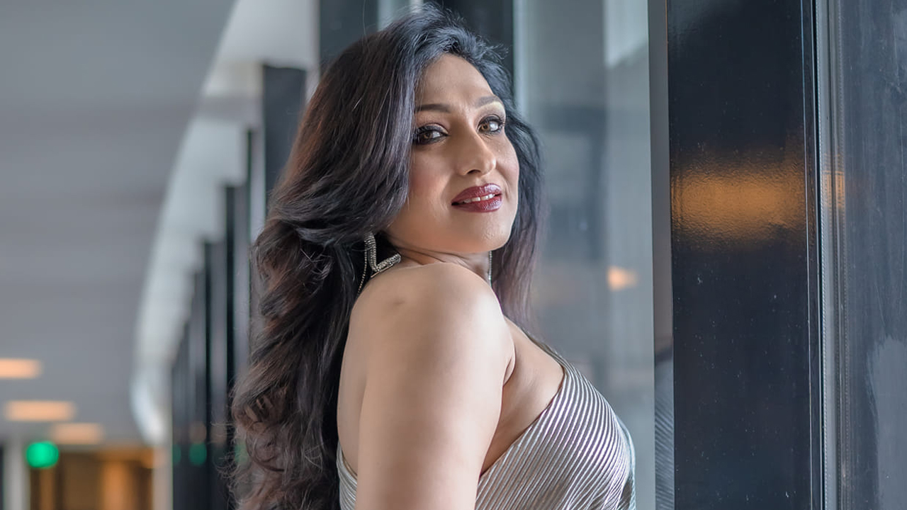 Yalangoch qizlar, bodibilding, jinsiy aloqa