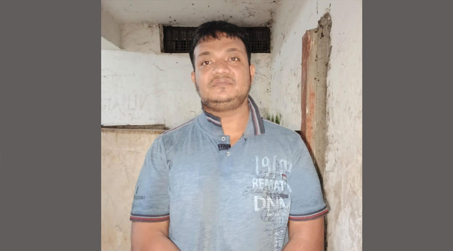 Ayollarning jingalak sochlari Zoravonlik porno